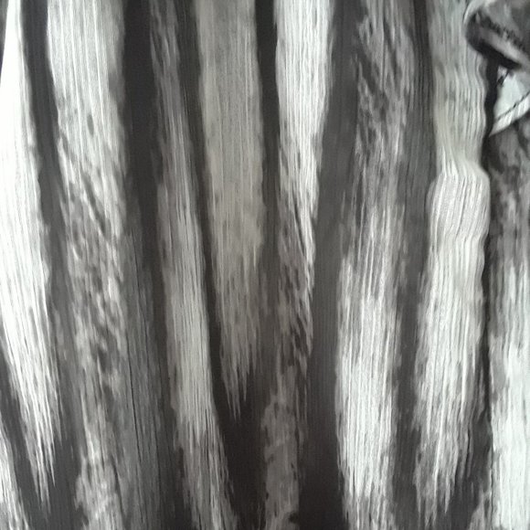 FLASH SALE 10/$20  Zebra Print Sleeveless Top sz SMALL - Picture 7 of 8